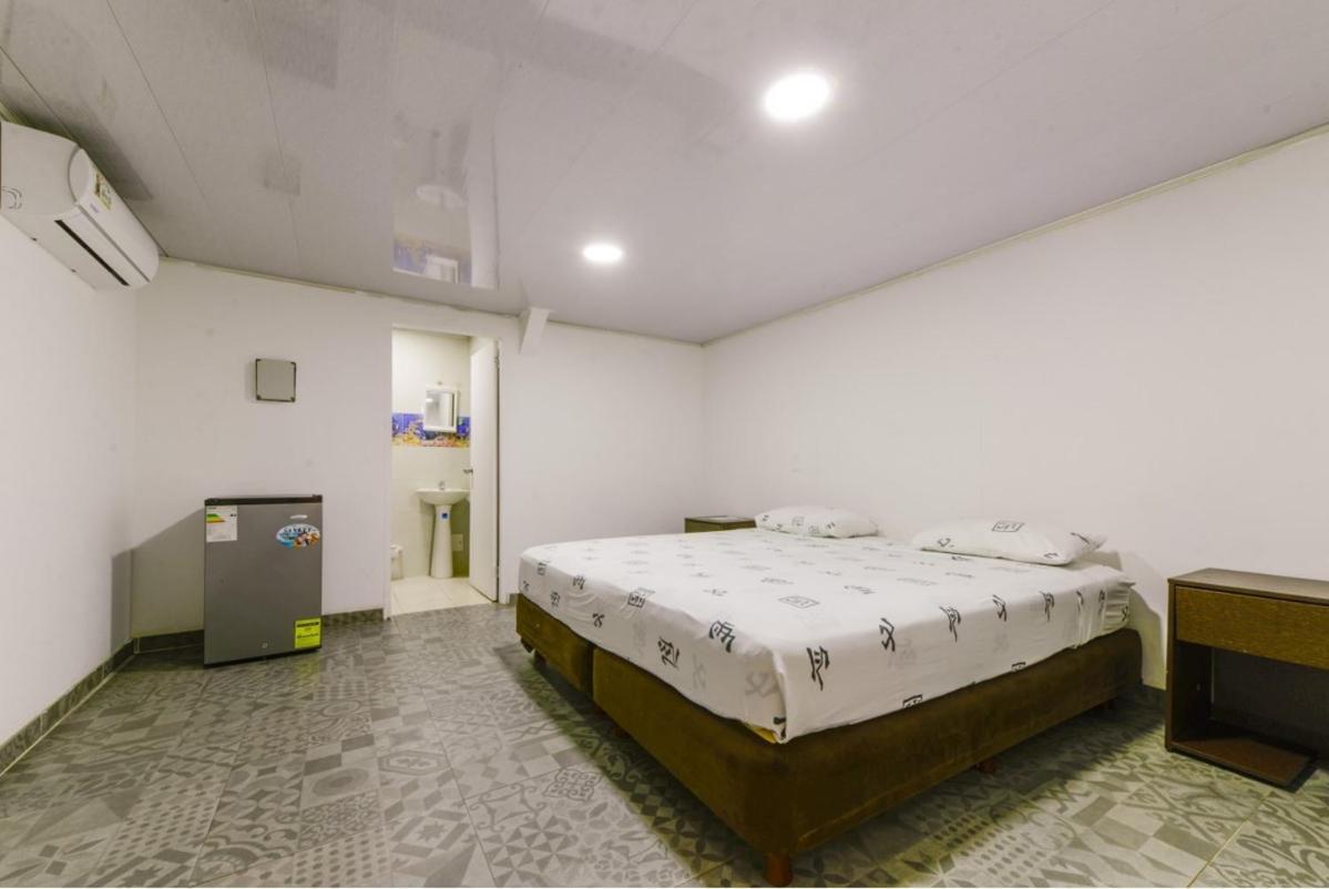 Hotel Continental Sai San Andrés エクステリア 写真